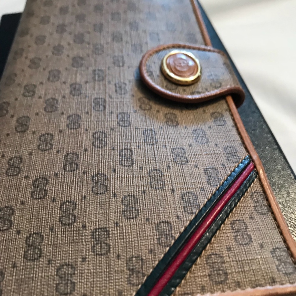 Gucci wallet